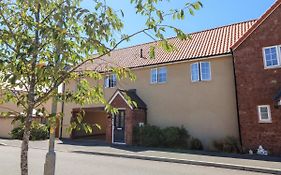 1 Marsh Gardens